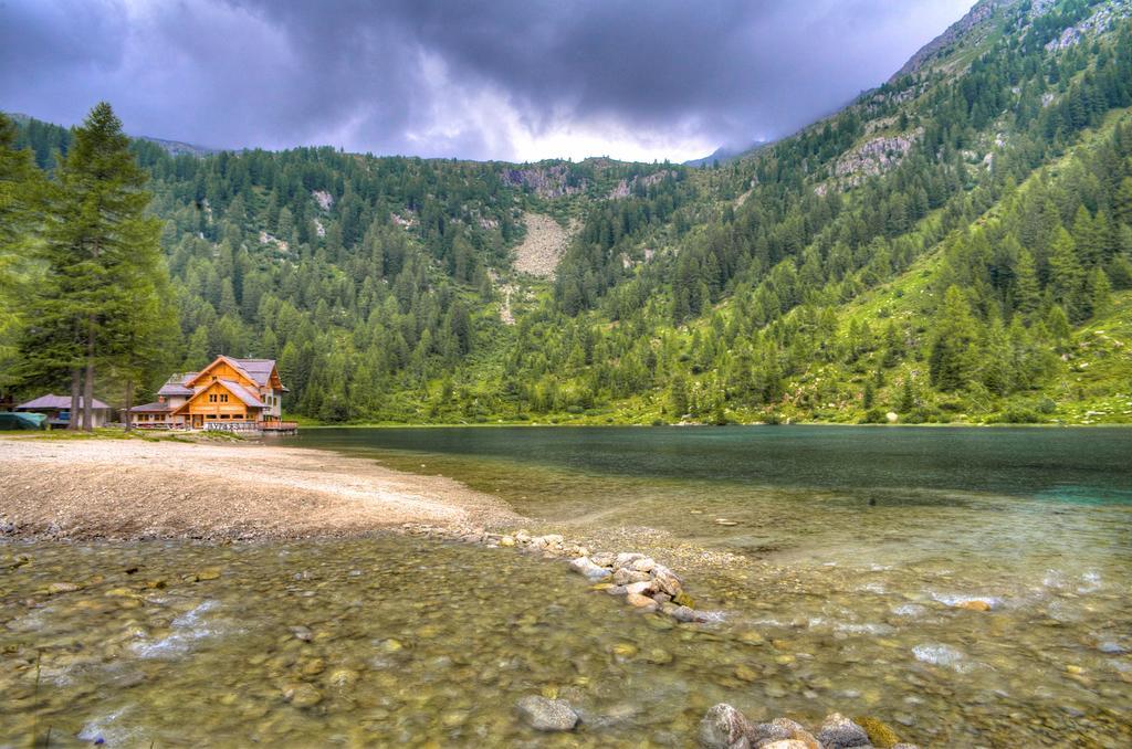Rifugio Lago Nambino Madonna Εξωτερικό φωτογραφία